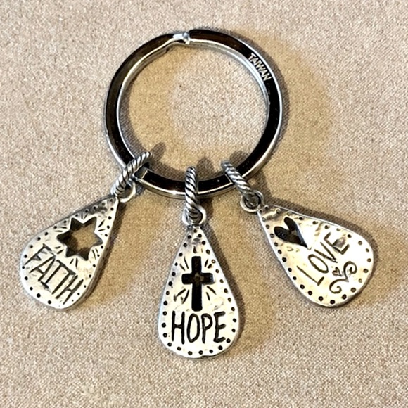 🆕 Brighton silver key ring or key fob NWOT Add charms! - Picture 4 of 5